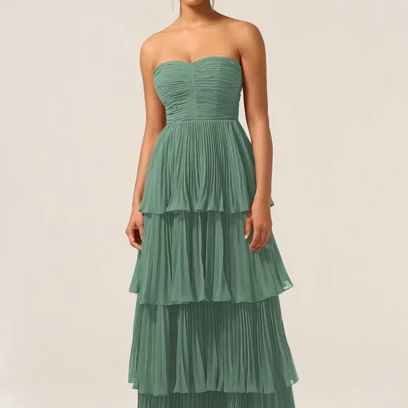 green dress red hair Wedding Tie Swatch main image 1